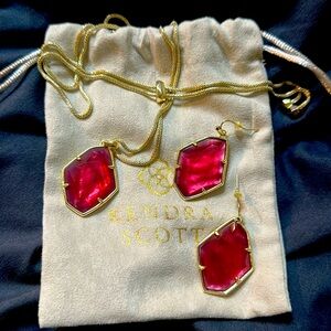 Barely worn Kendra Scott gold and fuchsia earrings and necklace set.